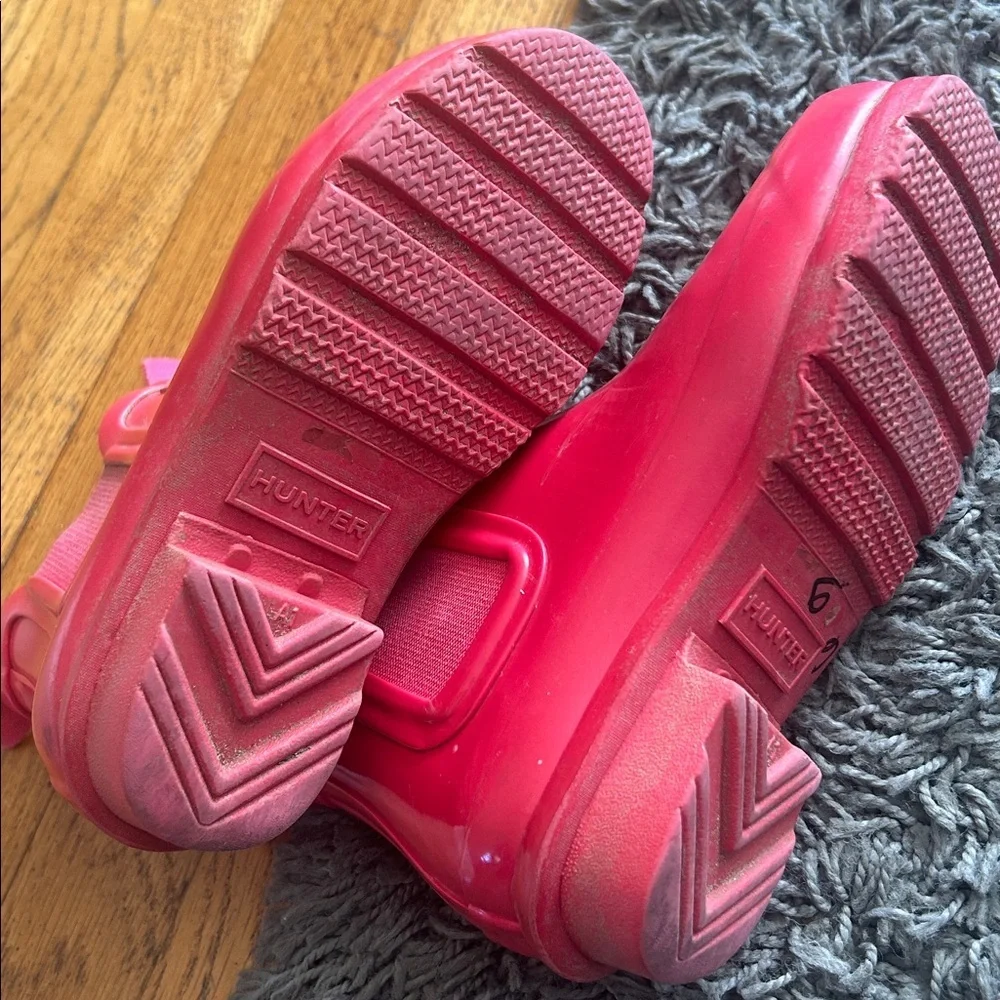 HUNTER Kids Chelsea Pink Red Rain Boots
